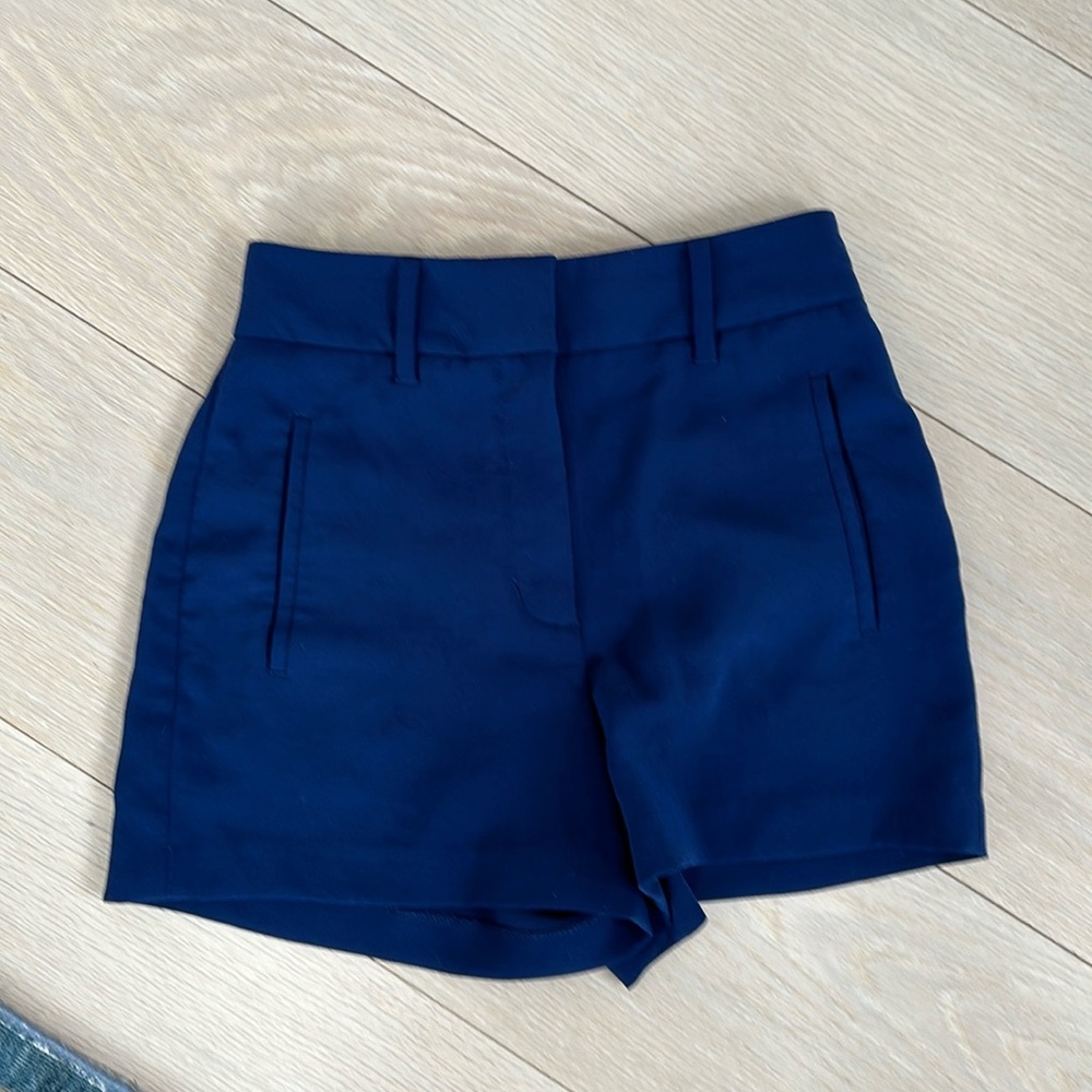 Wilfred shorts from Aritzia